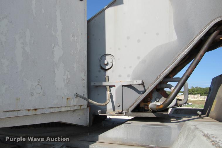 image for item DE0181 1990 Lorain LRT275D crane