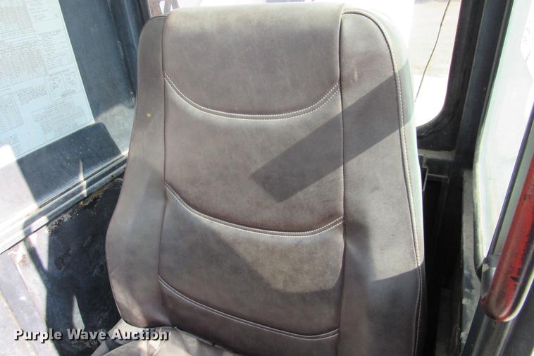 image for item DE0181 1990 Lorain LRT275D crane