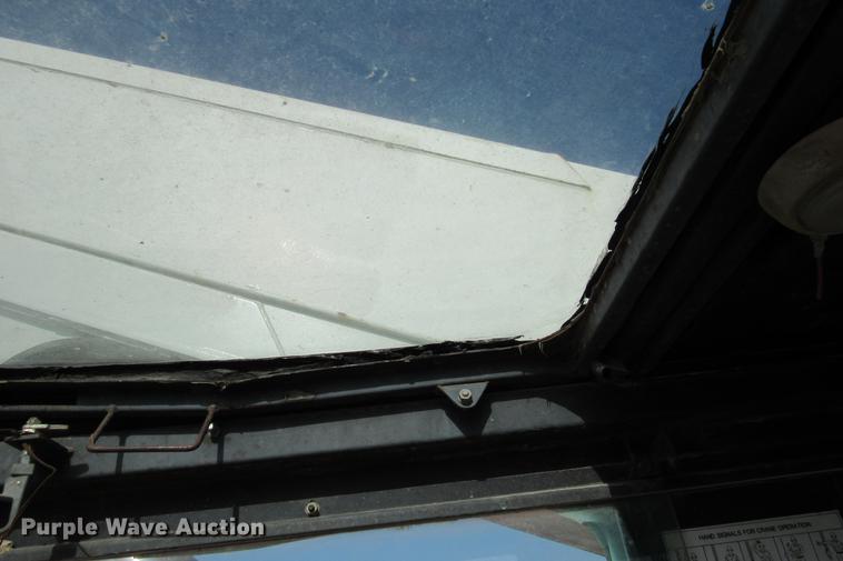 image for item DE0181 1990 Lorain LRT275D crane