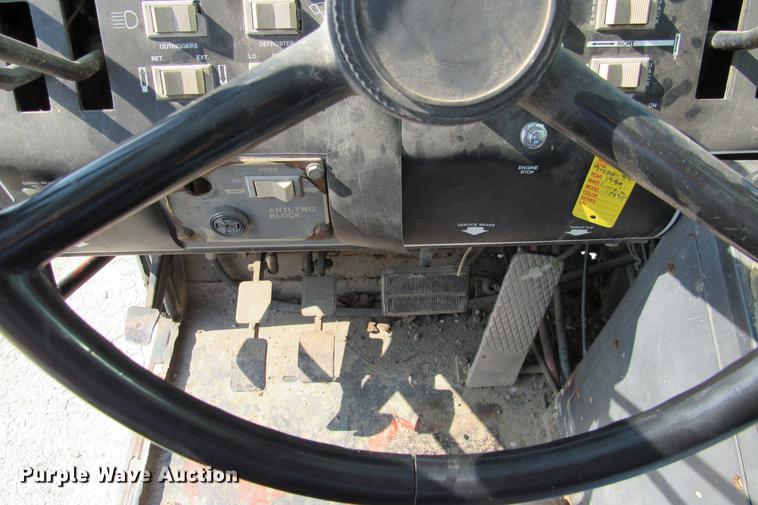 image for item DE0181 1990 Lorain LRT275D crane