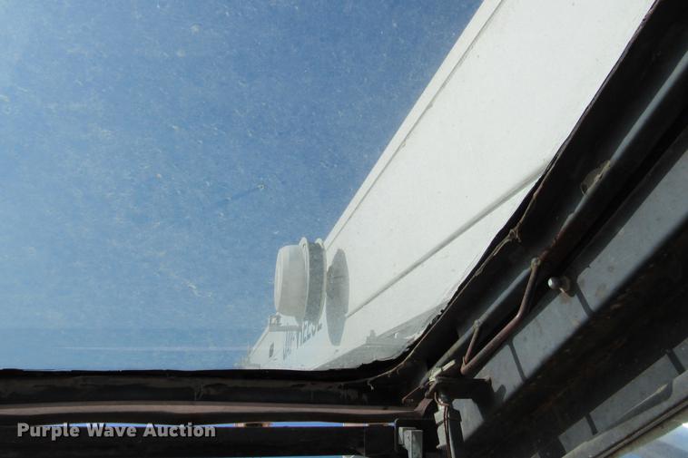 image for item DE0181 1990 Lorain LRT275D crane