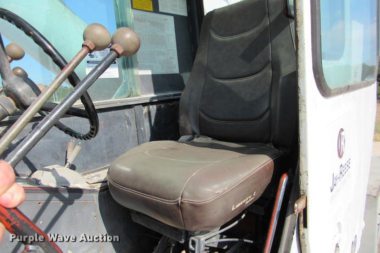 image for item DE0181 1990 Lorain LRT275D crane