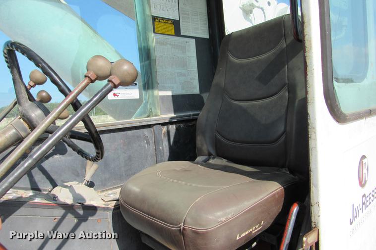 image for item DE0181 1990 Lorain LRT275D crane