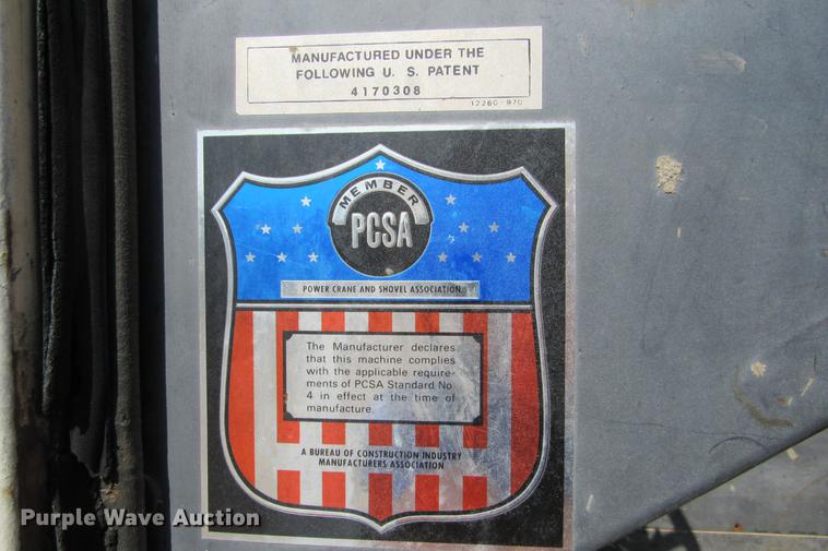 image for item DE0181 1990 Lorain LRT275D crane