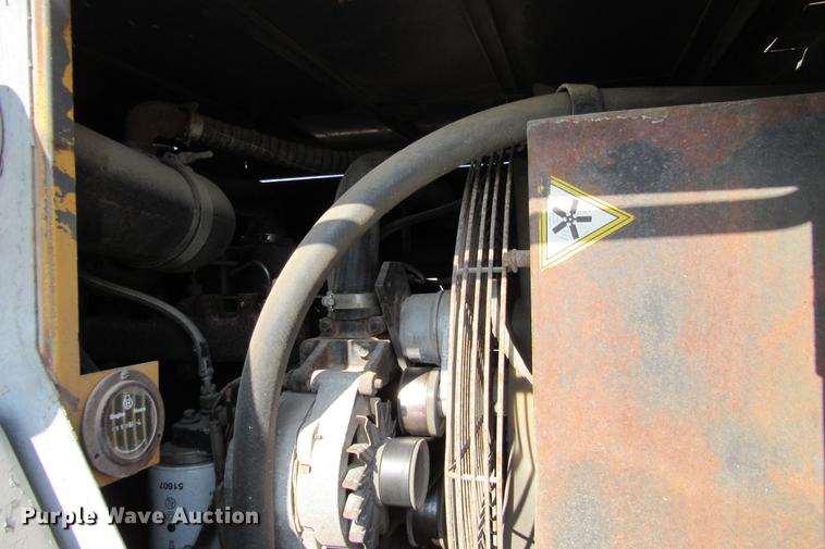 image for item DE0181 1990 Lorain LRT275D crane