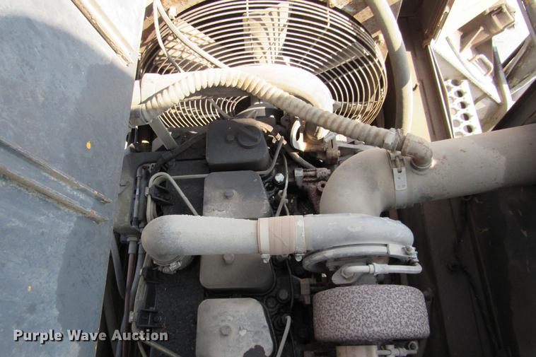 image for item DE0181 1990 Lorain LRT275D crane