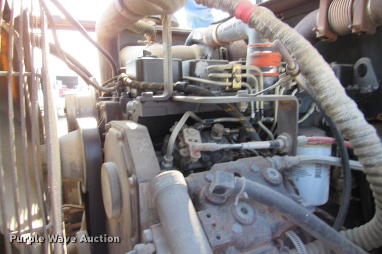 image for item DE0181 1990 Lorain LRT275D crane