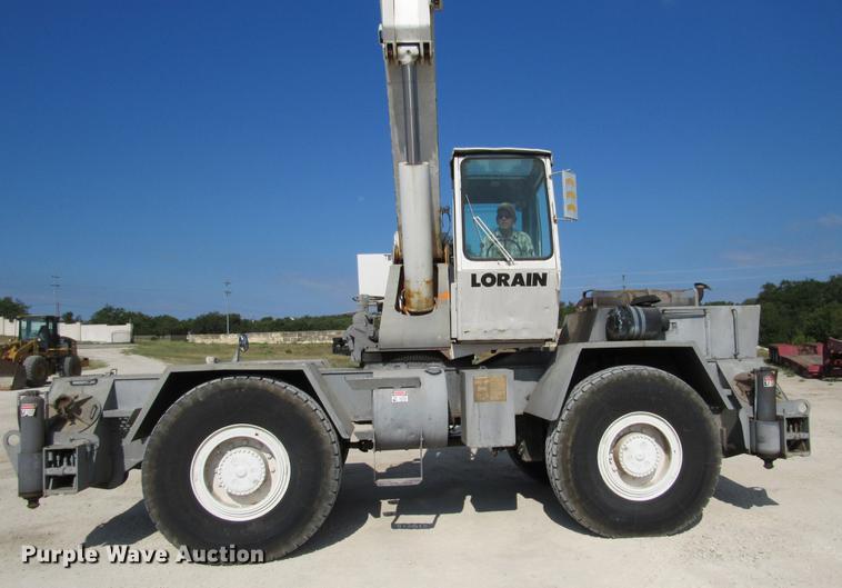 image for item DE0181 1990 Lorain LRT275D crane
