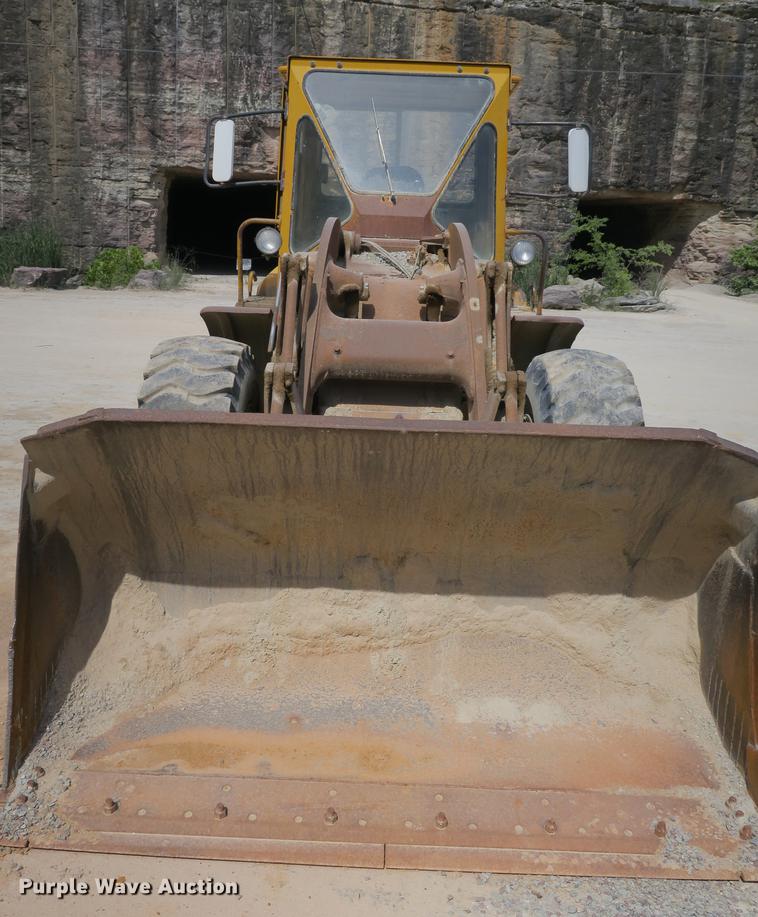 image for item DE3778 1979 Caterpillar 950 wheel loader