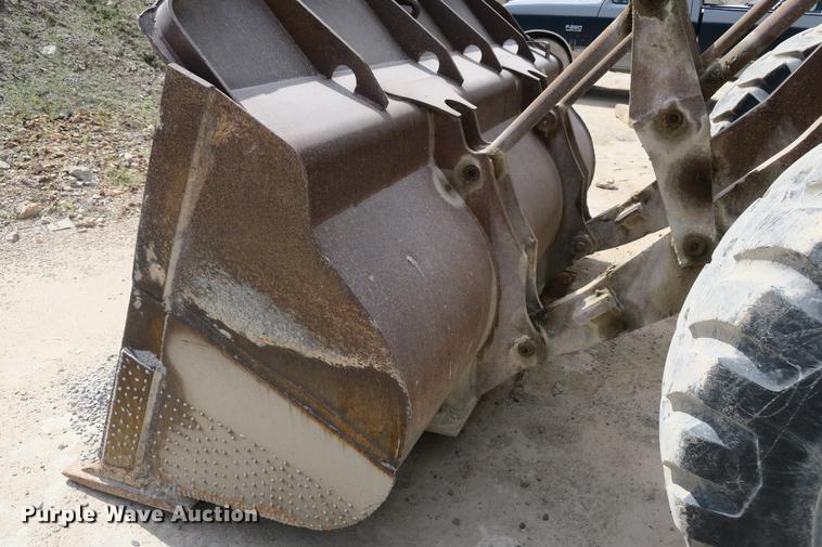 image for item DE3778 1979 Caterpillar 950 wheel loader