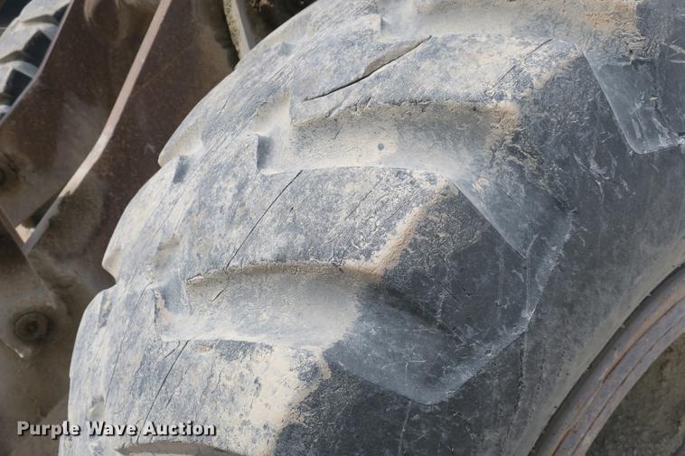 image for item DE3778 1979 Caterpillar 950 wheel loader