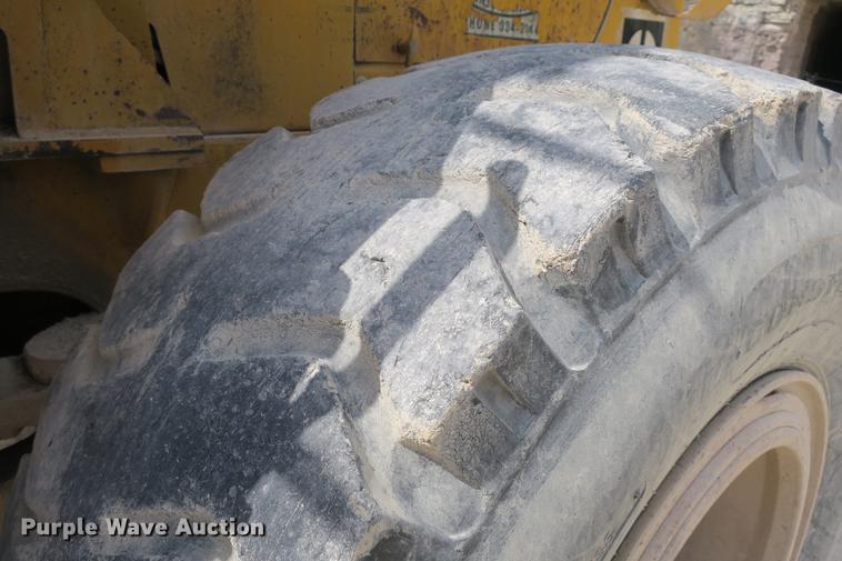 image for item DE3778 1979 Caterpillar 950 wheel loader