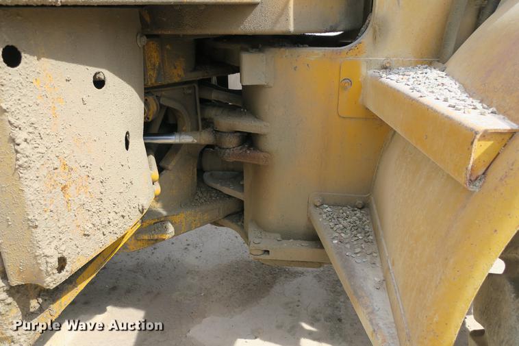 image for item DE3778 1979 Caterpillar 950 wheel loader