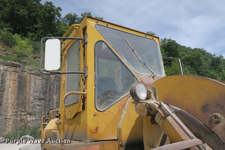 image for item DE3778 1979 Caterpillar 950 wheel loader