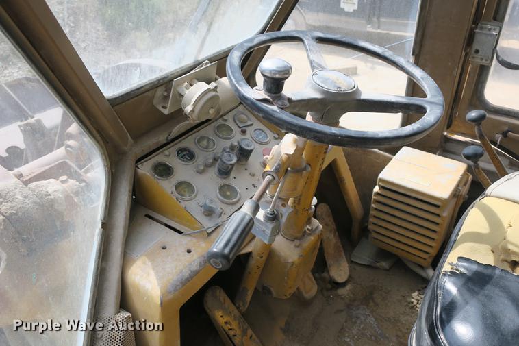 image for item DE3778 1979 Caterpillar 950 wheel loader