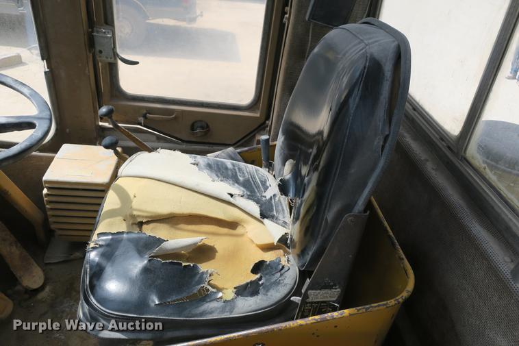 image for item DE3778 1979 Caterpillar 950 wheel loader