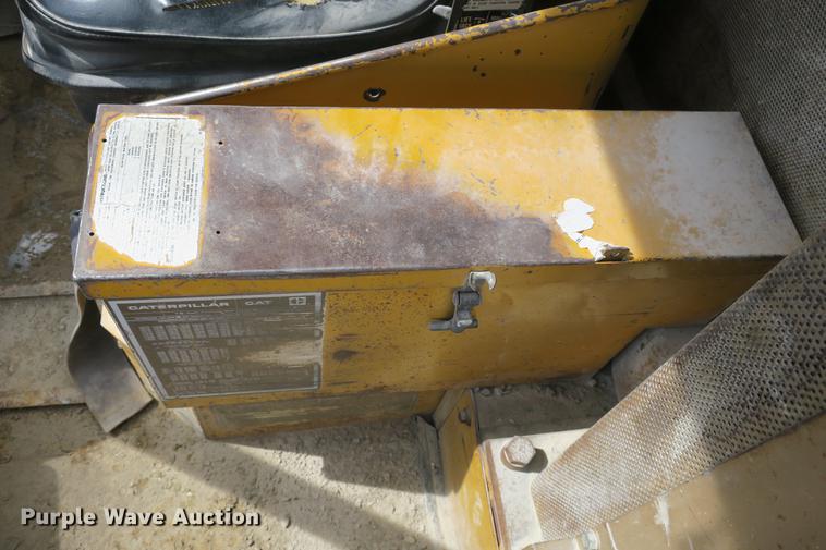 image for item DE3778 1979 Caterpillar 950 wheel loader