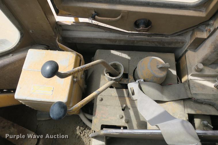 image for item DE3778 1979 Caterpillar 950 wheel loader