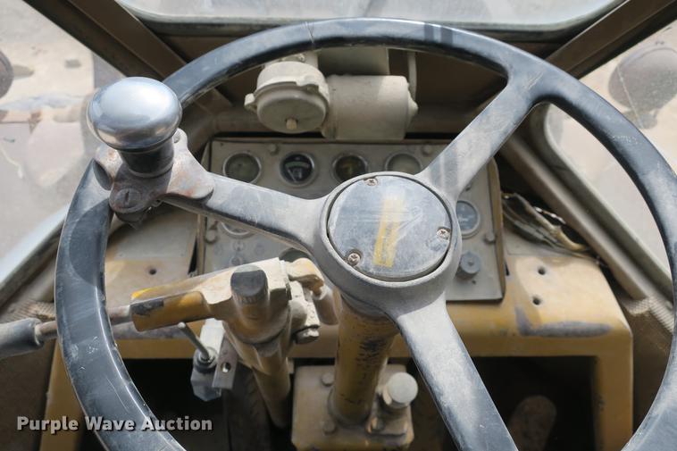 image for item DE3778 1979 Caterpillar 950 wheel loader