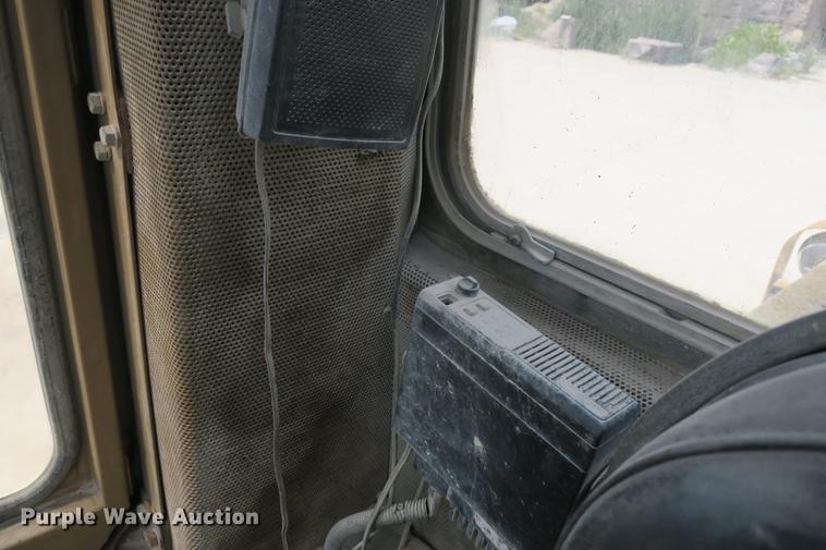 image for item DE3778 1979 Caterpillar 950 wheel loader