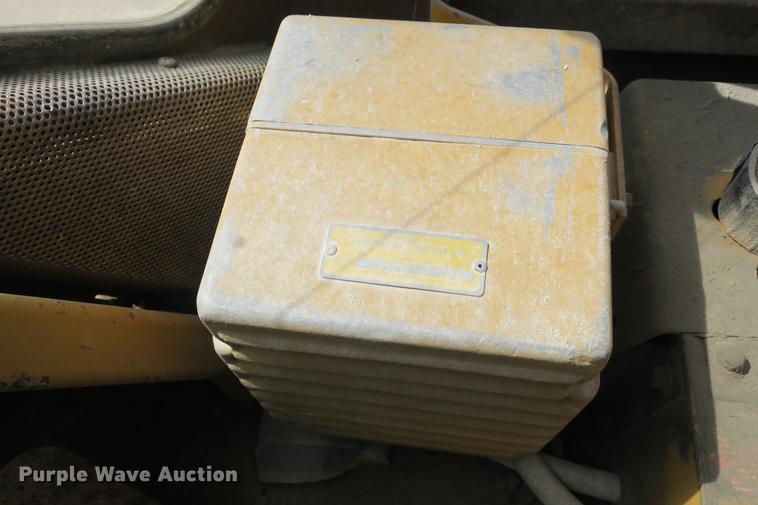 image for item DE3778 1979 Caterpillar 950 wheel loader