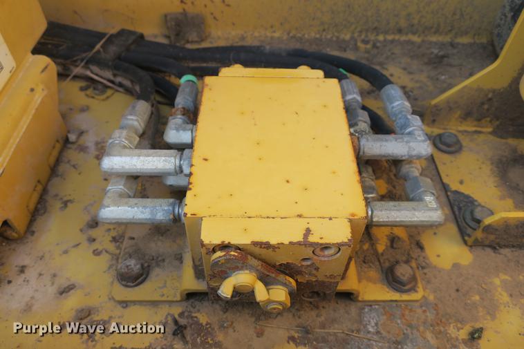 image for item DE3784 2009 Caterpillar 329D L excavator