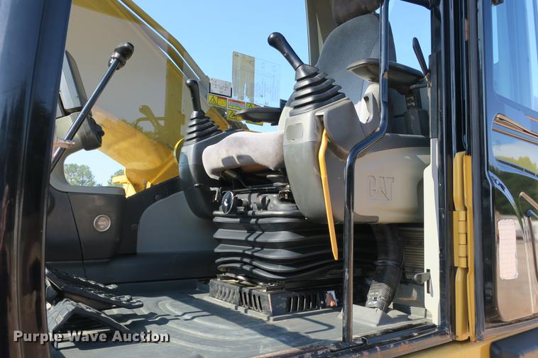 image for item DE3784 2009 Caterpillar 329D L excavator