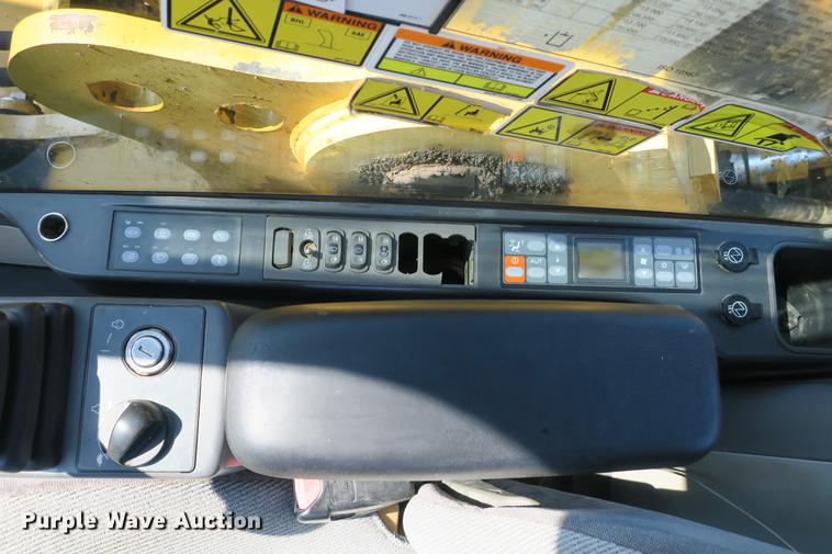 image for item DE3784 2009 Caterpillar 329D L excavator