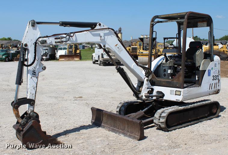 image for item DE3833 2001 Bobcat 331 mini excavator