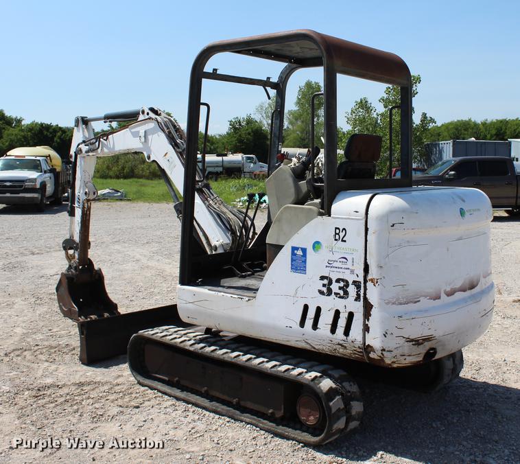 image for item DE3833 2001 Bobcat 331 mini excavator
