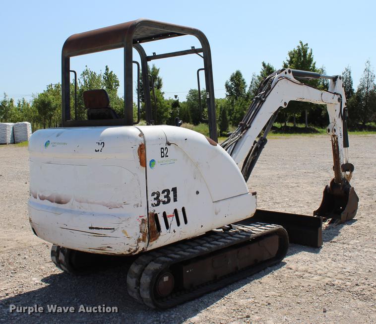 image for item DE3833 2001 Bobcat 331 mini excavator