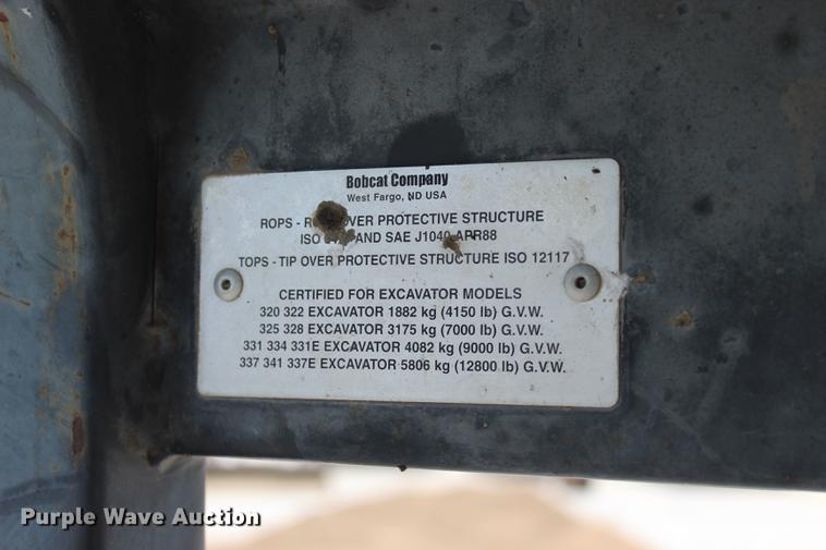 image for item DE3833 2001 Bobcat 331 mini excavator