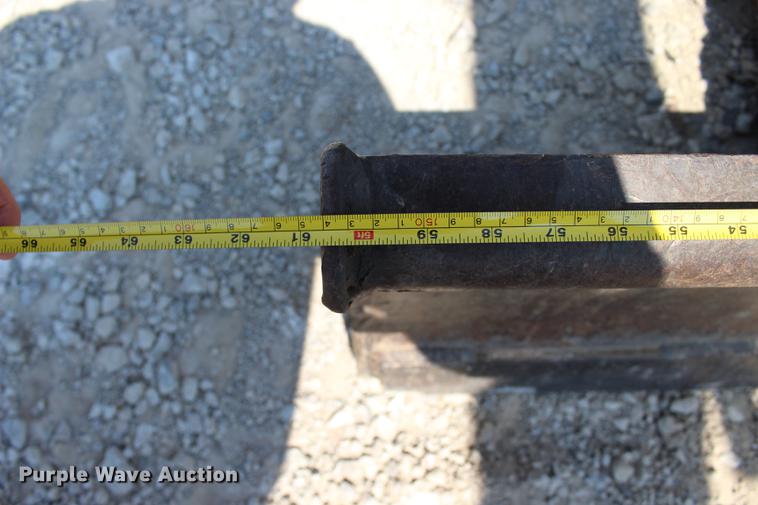 image for item DE3833 2001 Bobcat 331 mini excavator