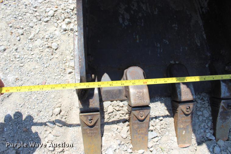 image for item DE3833 2001 Bobcat 331 mini excavator