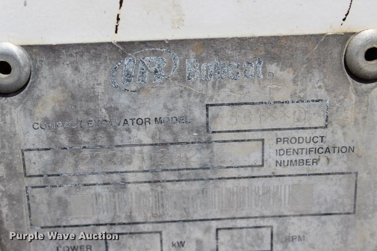 image for item DE3833 2001 Bobcat 331 mini excavator
