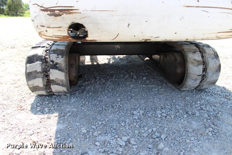 image for item DE3833 2001 Bobcat 331 mini excavator