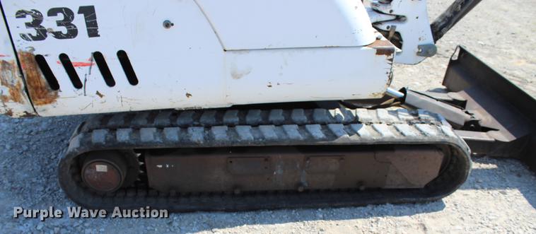 image for item DE3833 2001 Bobcat 331 mini excavator
