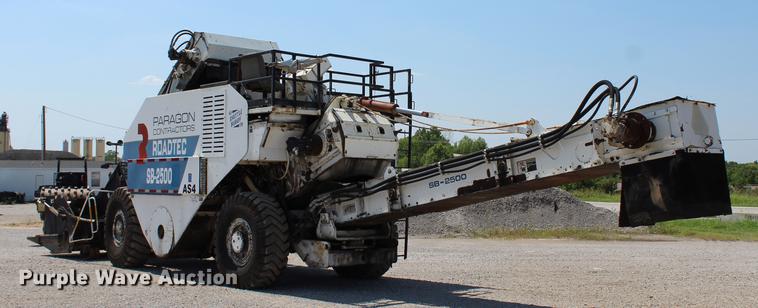 image for item DE3834 1995 Roadtec SB2500 Shuttle Buggy material transfer vehicle