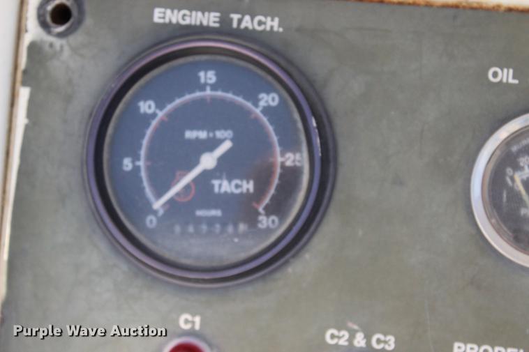 image for item DE3834 1995 Roadtec SB2500 Shuttle Buggy material transfer vehicle