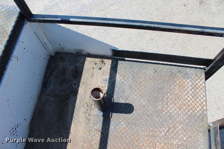 image for item DE3834 1995 Roadtec SB2500 Shuttle Buggy material transfer vehicle