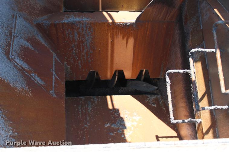 image for item DE3834 1995 Roadtec SB2500 Shuttle Buggy material transfer vehicle