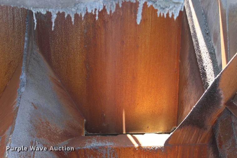 image for item DE3834 1995 Roadtec SB2500 Shuttle Buggy material transfer vehicle