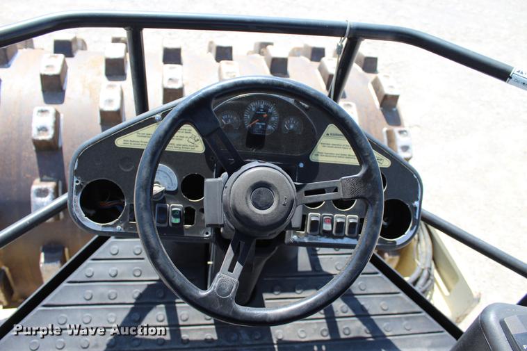 image for item DE3835 2005 Ingersoll Rand SD105F-TF single drum roller