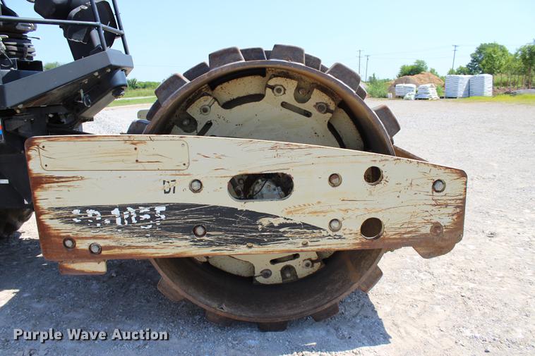 image for item DE3835 2005 Ingersoll Rand SD105F-TF single drum roller