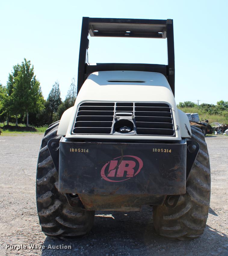 image for item DE3836 2005 Ingersoll Rand SD105F-TF single drum roller