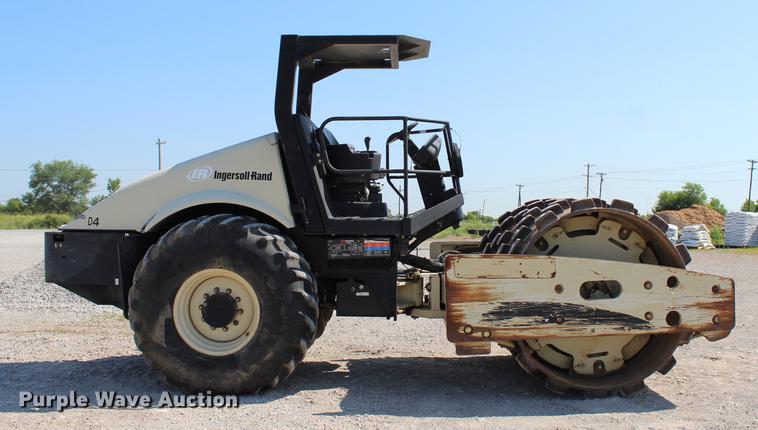 image for item DE3836 2005 Ingersoll Rand SD105F-TF single drum roller