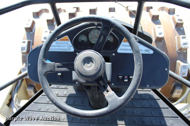 image for item DE3836 2005 Ingersoll Rand SD105F-TF single drum roller