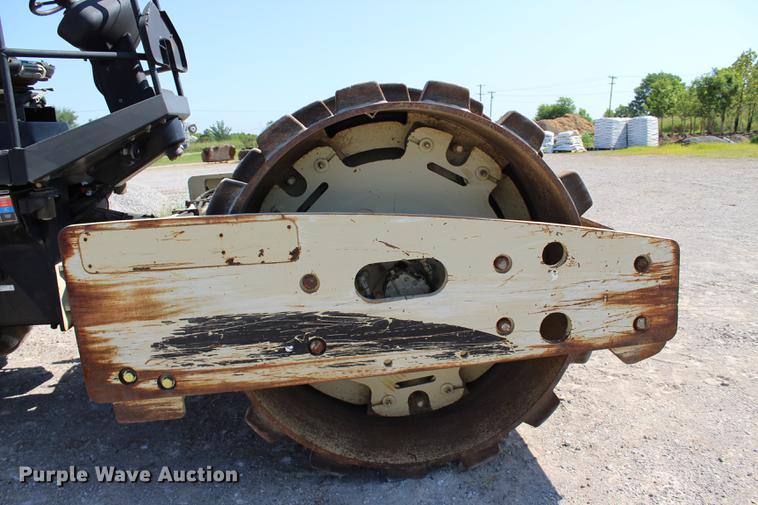 image for item DE3836 2005 Ingersoll Rand SD105F-TF single drum roller