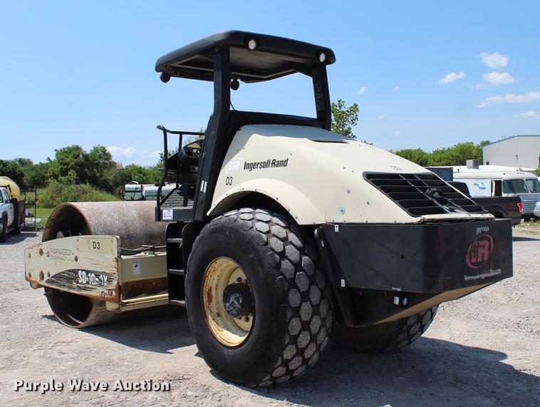 image for item DE3837 2005 Ingersoll Rand SD105DX-TF single drum roller