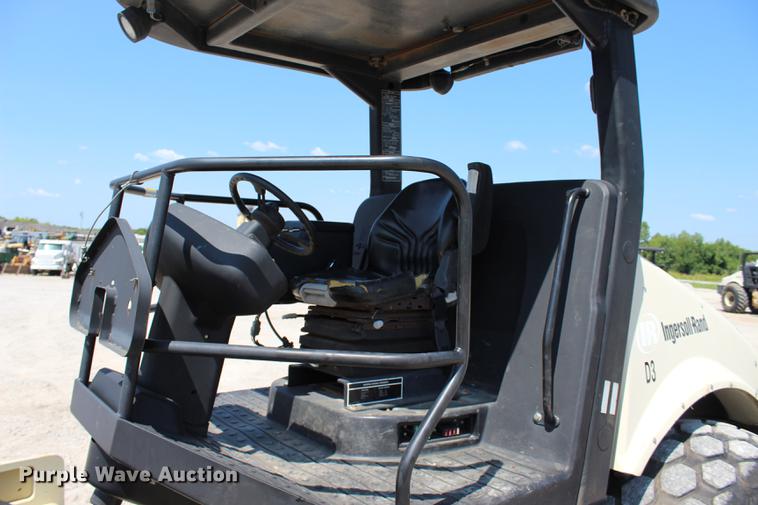 image for item DE3837 2005 Ingersoll Rand SD105DX-TF single drum roller